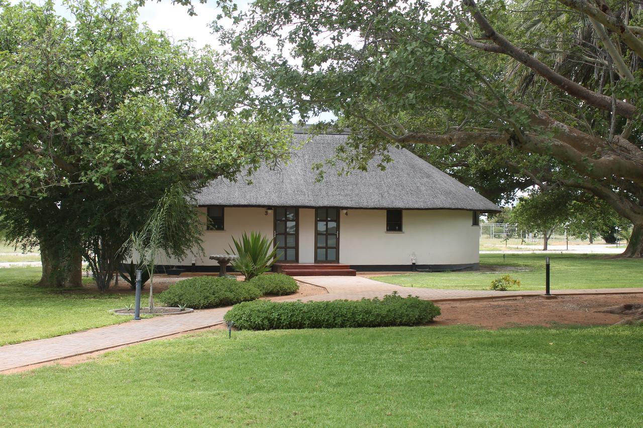 La Rochelle Lodge Okaukuejo Zewnętrze zdjęcie