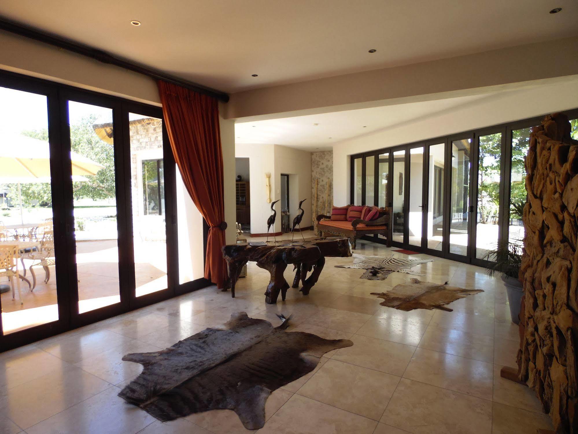La Rochelle Lodge Okaukuejo Zewnętrze zdjęcie
